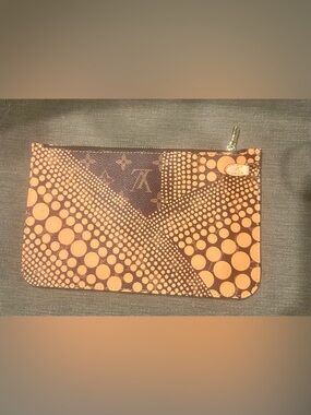 Louis Vuitton Brown Monogram Dot Cosmetic Pouch Louis Vuitton Yayoi Kusama